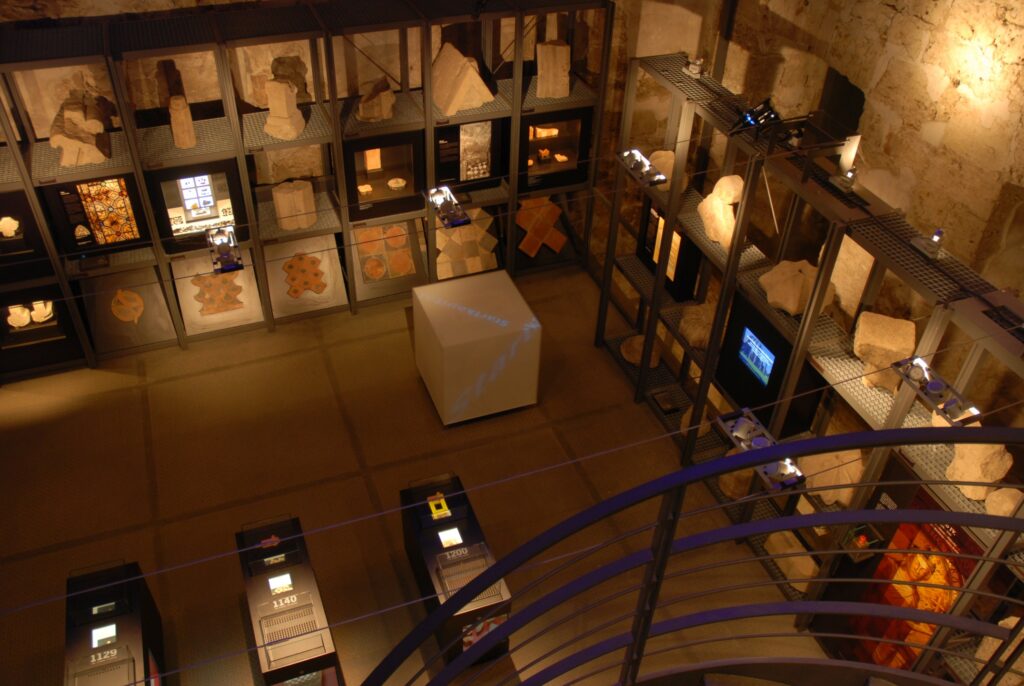 Blick in die Ausstellung im Kloster Walkenried
