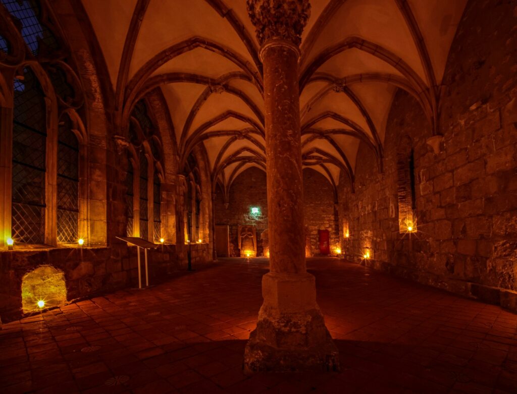 Führung im Kerzenschein im Kloster Walkenried